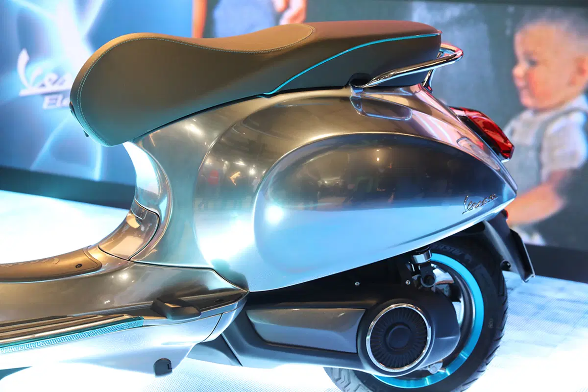 Vespa Elettrica a Eicma 2016. Foto e dati (2)