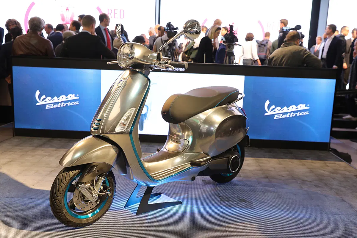 Vespa Elettrica a Eicma 2016. Foto e dati (3)