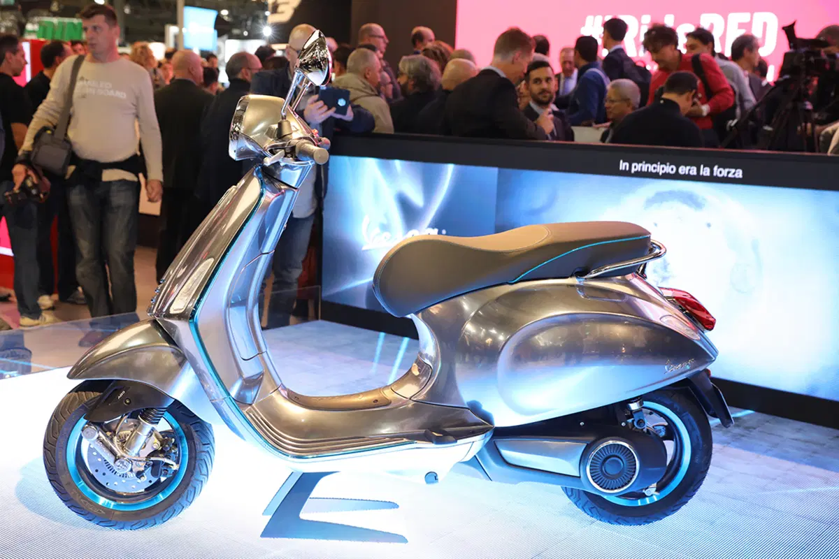 Vespa Elettrica a Eicma 2016. Foto e dati (4)