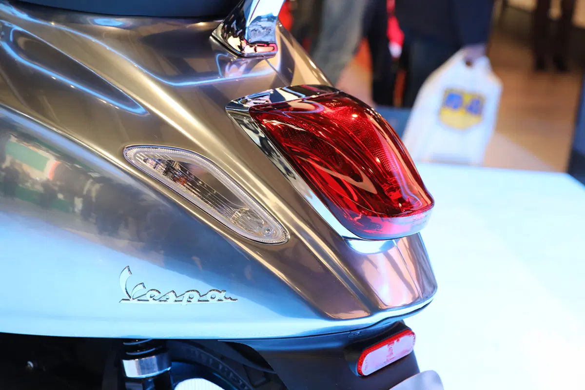 Vespa Elettrica a Eicma 2016. Foto e dati (7)