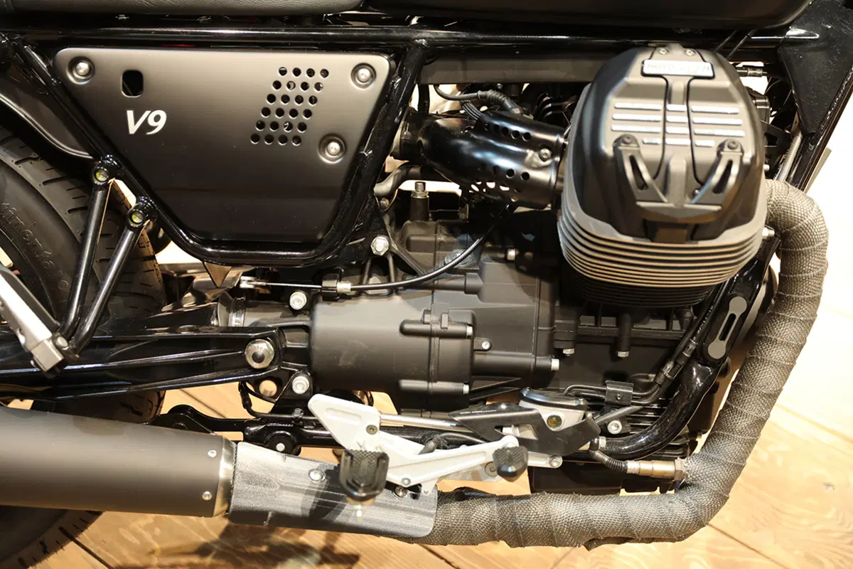 Moto Guzzi V9 2017 a Eicma. Foto e dati (9)