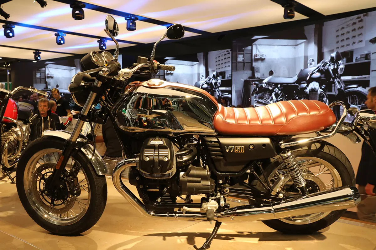 Moto Guzzi V7 III a Eicma 2016. Foto e caratteristiche (3)