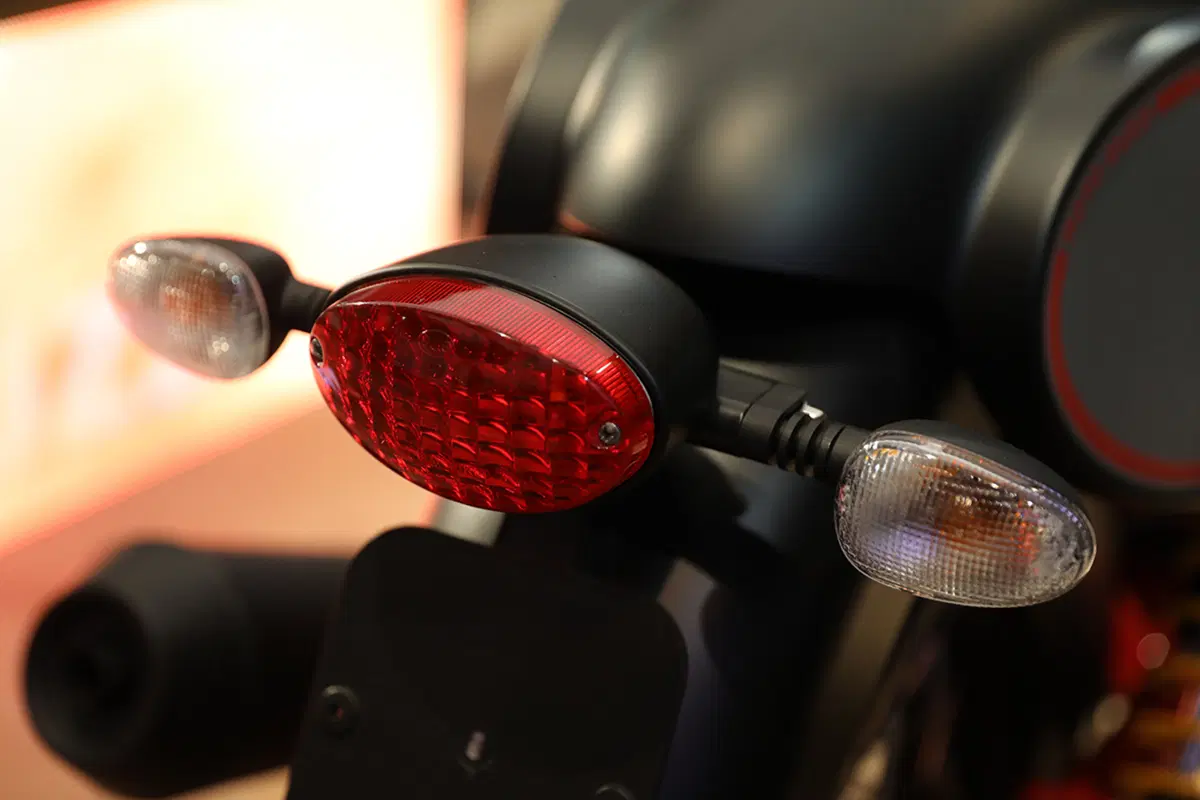 Moto Guzzi V7 III a Eicma 2016. Foto e caratteristiche (14)