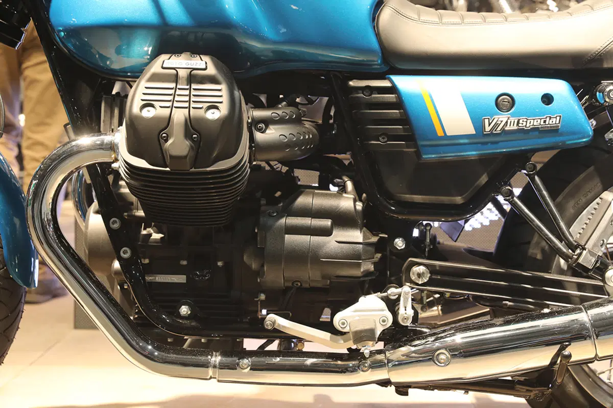 Moto Guzzi V7 III a Eicma 2016. Foto e caratteristiche (24)