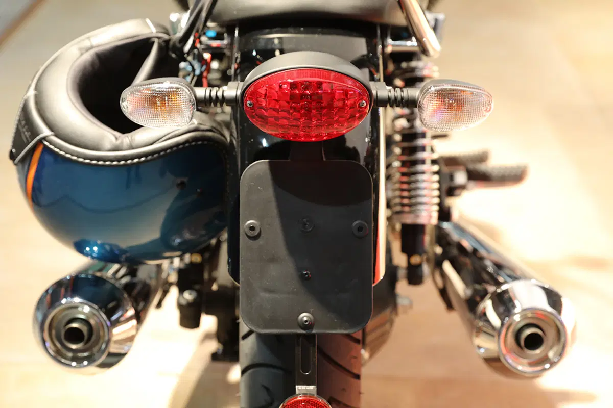 Moto Guzzi V7 III a Eicma 2016. Foto e caratteristiche (27)