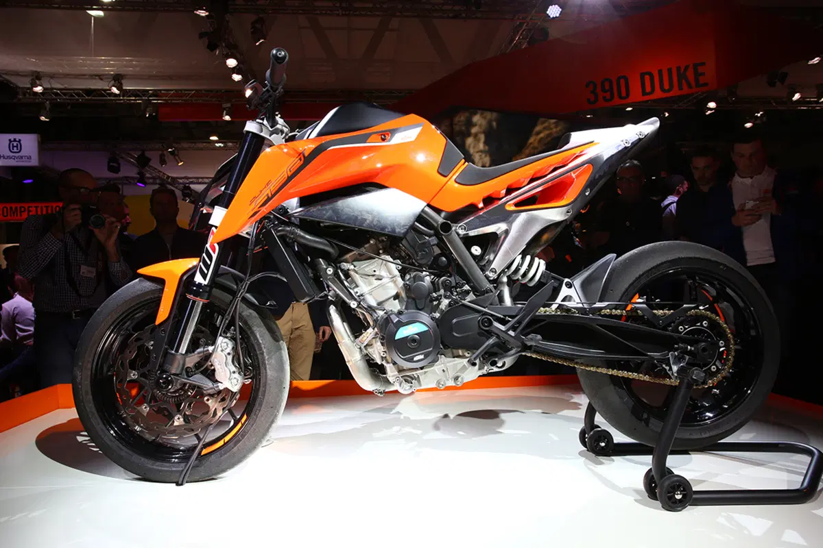 Prototipo KTM Duke 790 a Eicma 2016: foto e dati