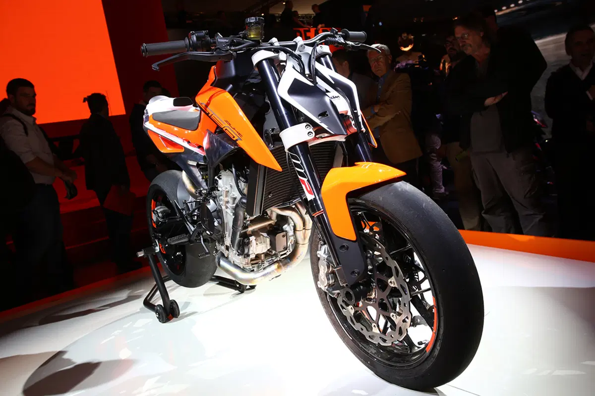 Prototipo KTM Duke 790 a Eicma 2016: foto e dati (4)