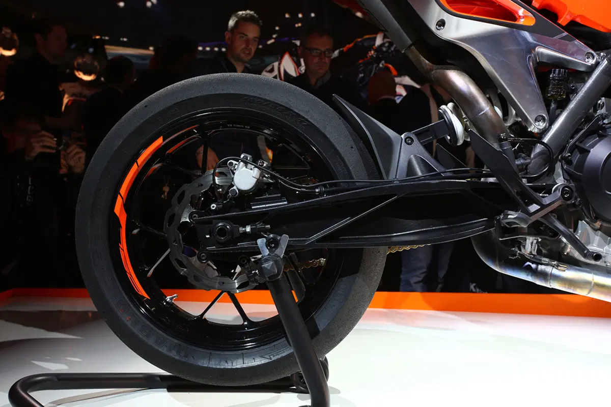 Prototipo KTM Duke 790 a Eicma 2016: foto e dati (8)