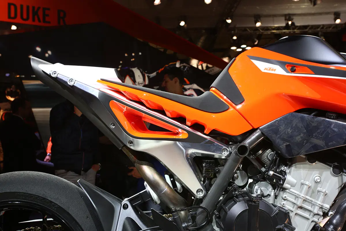 Prototipo KTM Duke 790 a Eicma 2016: foto e dati (11)