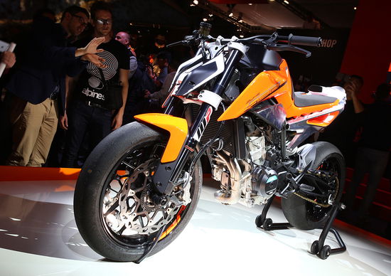 Prototipo KTM Duke 790 a Eicma 2016: foto e dati