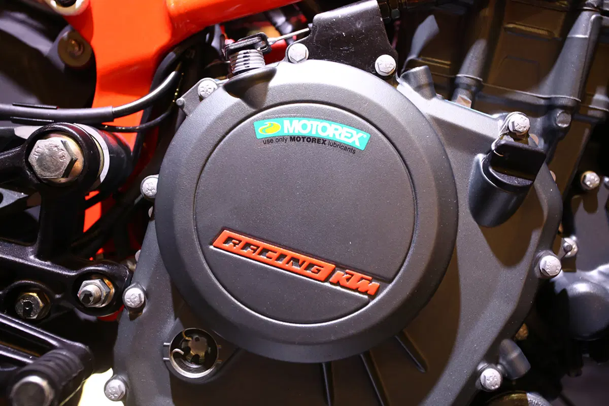 KTM Duke 390 2017 ad EICMA 2016: foto e dati (8)