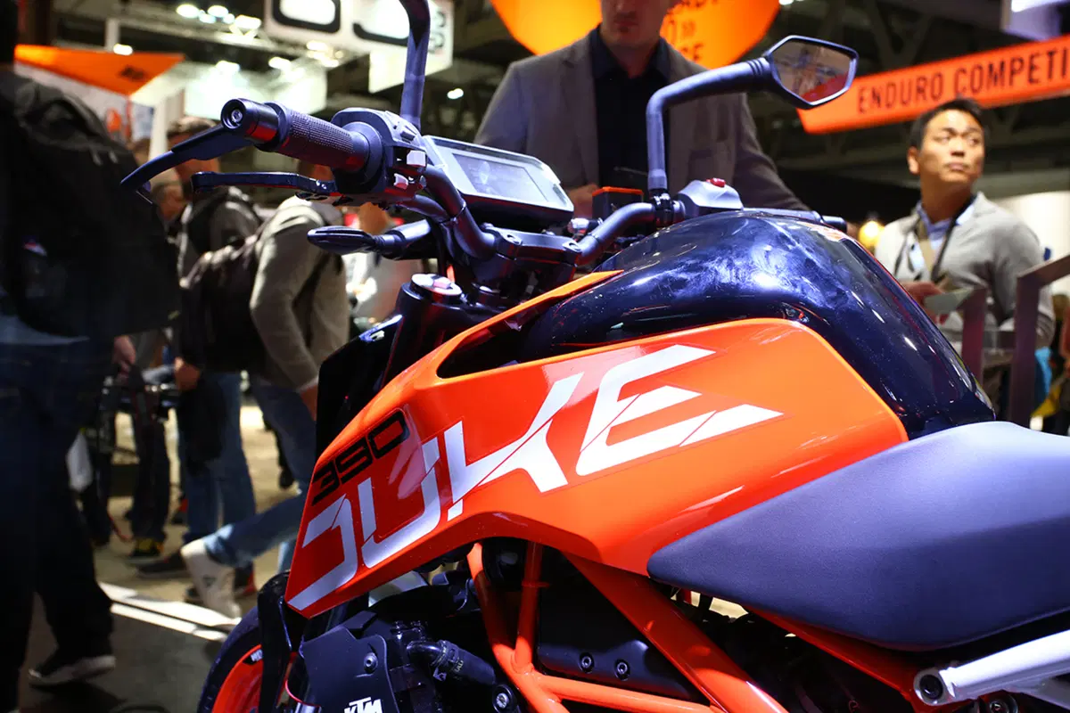 KTM Duke 390 2017 ad EICMA 2016: foto e dati (10)