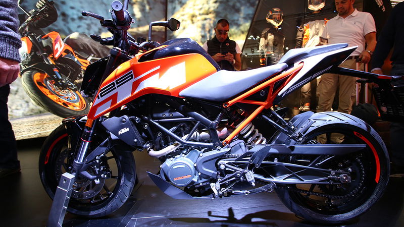 KTM Duke 125 e 250 2017: foto e dati