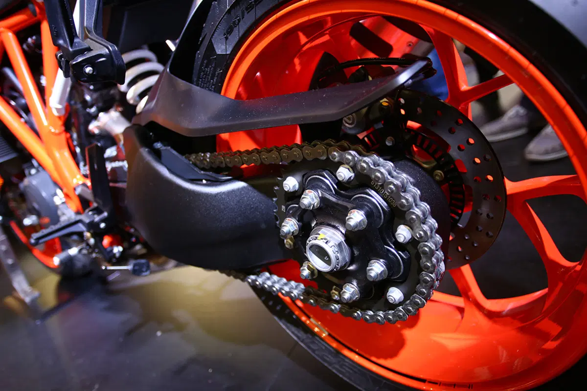 KTM Super Duke 1290 R 2017 ad EICMA 2016: foto e dati (6)