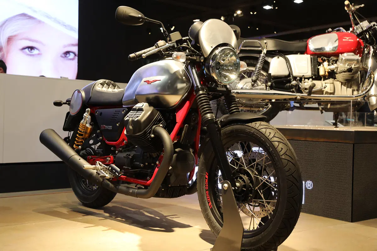 Moto Guzzi V7 V7 III Racer (2017 - 20) (3)