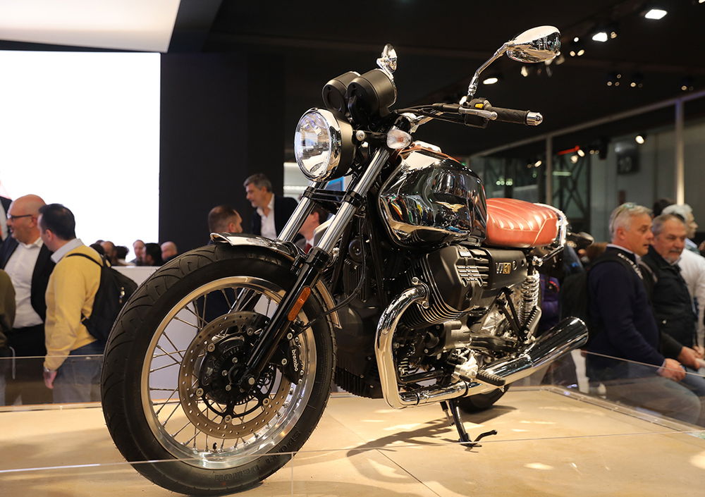 Moto Guzzi V7 III Anniversario (2017 - 18) (5)