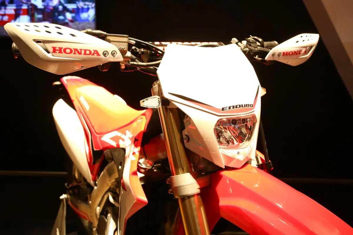 Honda CRF450R, RX e Country 2017 a EICMA 2016: foto e video (3)