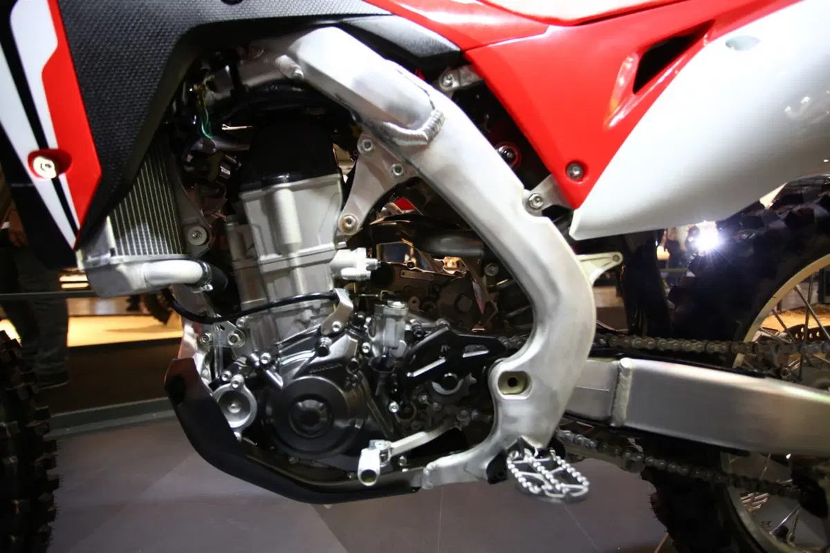 Honda CRF450R, RX e Country 2017 a EICMA 2016: foto e video (6)