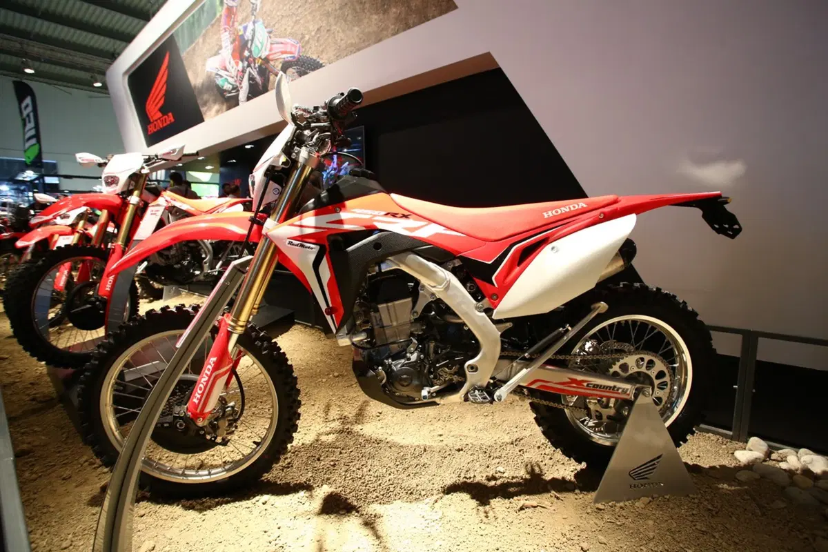 Honda CRF450R, RX e Country 2017 a EICMA 2016: foto e video