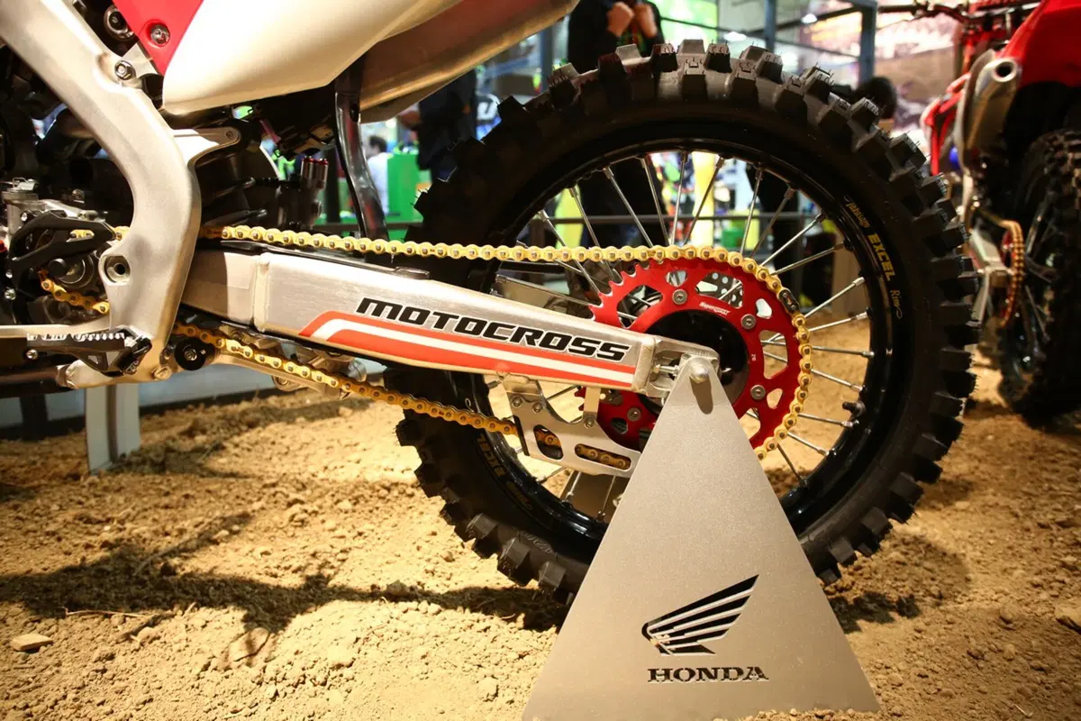 Honda CRF450R, RX e Country 2017 a EICMA 2016: foto e video (20)
