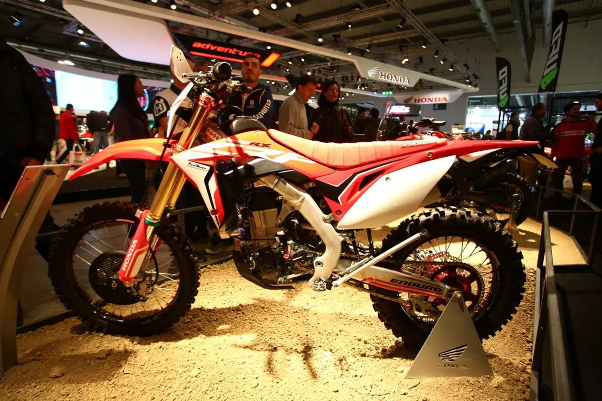 Honda CRF450R, RX e Country 2017 a EICMA 2016: foto e video (11)