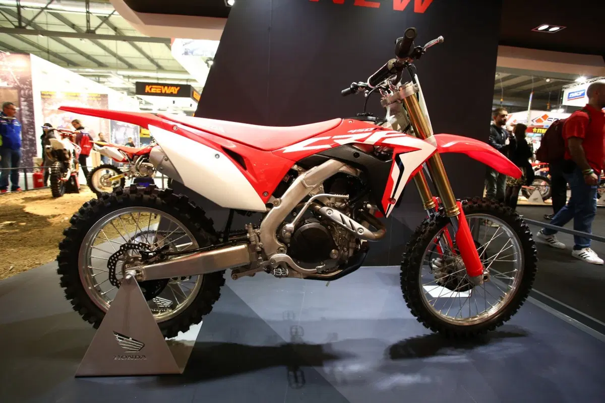 Honda CRF450R, RX e Country 2017 a EICMA 2016: foto e video (25)