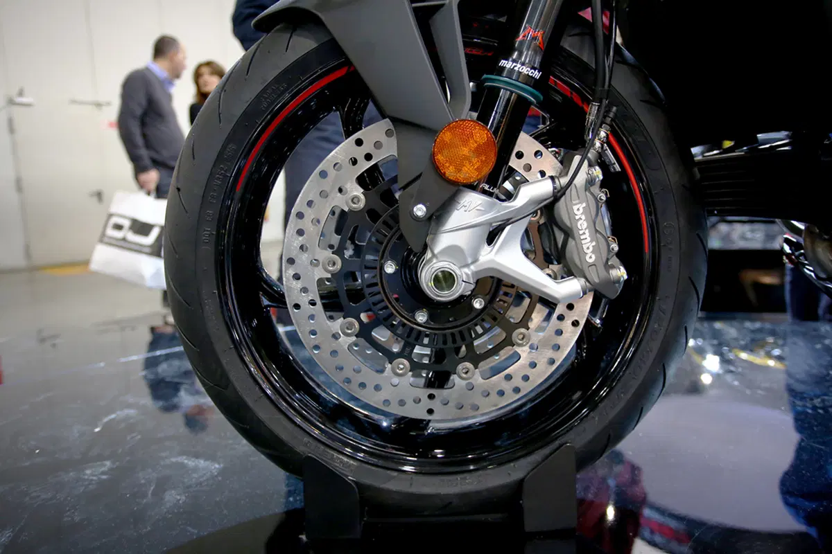 MV Agusta Brutale 800 RR ad EICMA 2016: foto, video e dati (9)