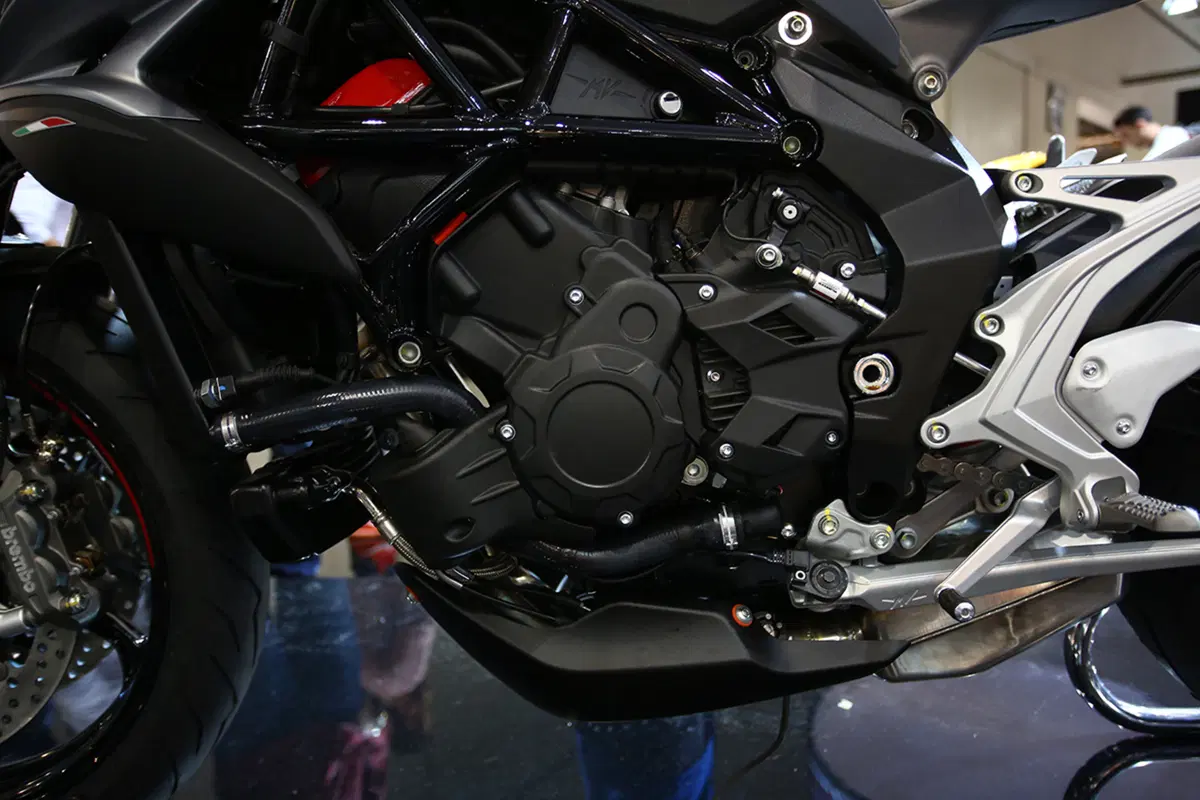 MV Agusta Brutale 800 RR ad EICMA 2016: foto, video e dati (10)
