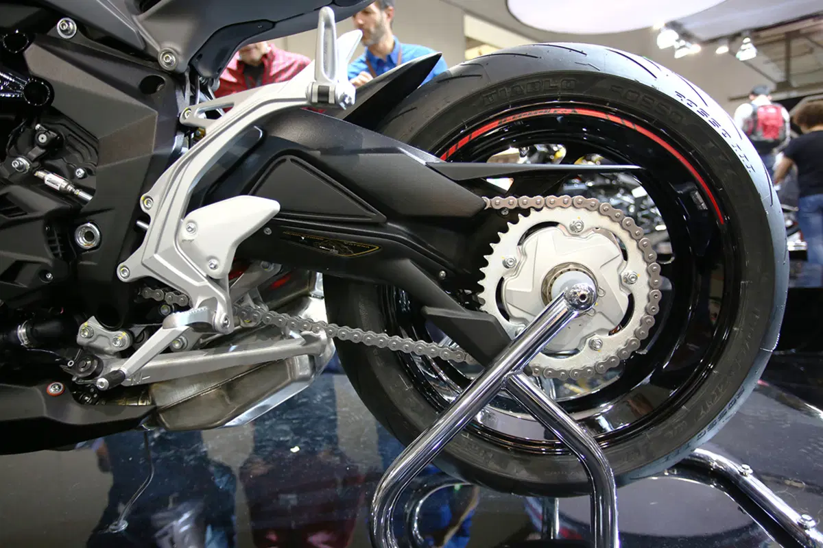 MV Agusta Brutale 800 RR ad EICMA 2016: foto, video e dati (11)