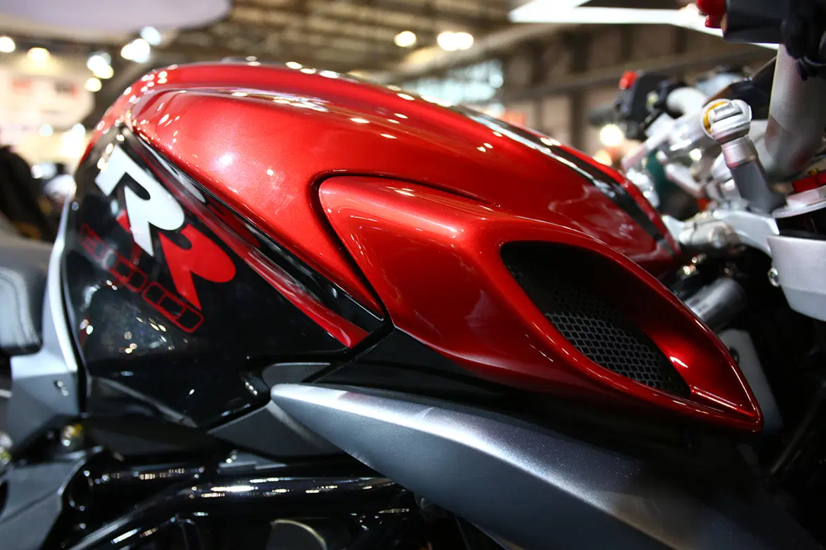 MV Agusta Brutale 800 RR ad EICMA 2016: foto, video e dati (13)