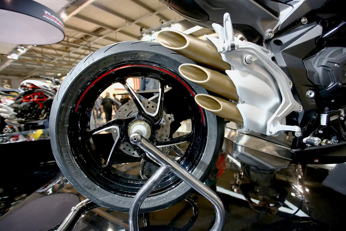 MV Agusta Brutale 800 RR ad EICMA 2016: foto, video e dati (6)