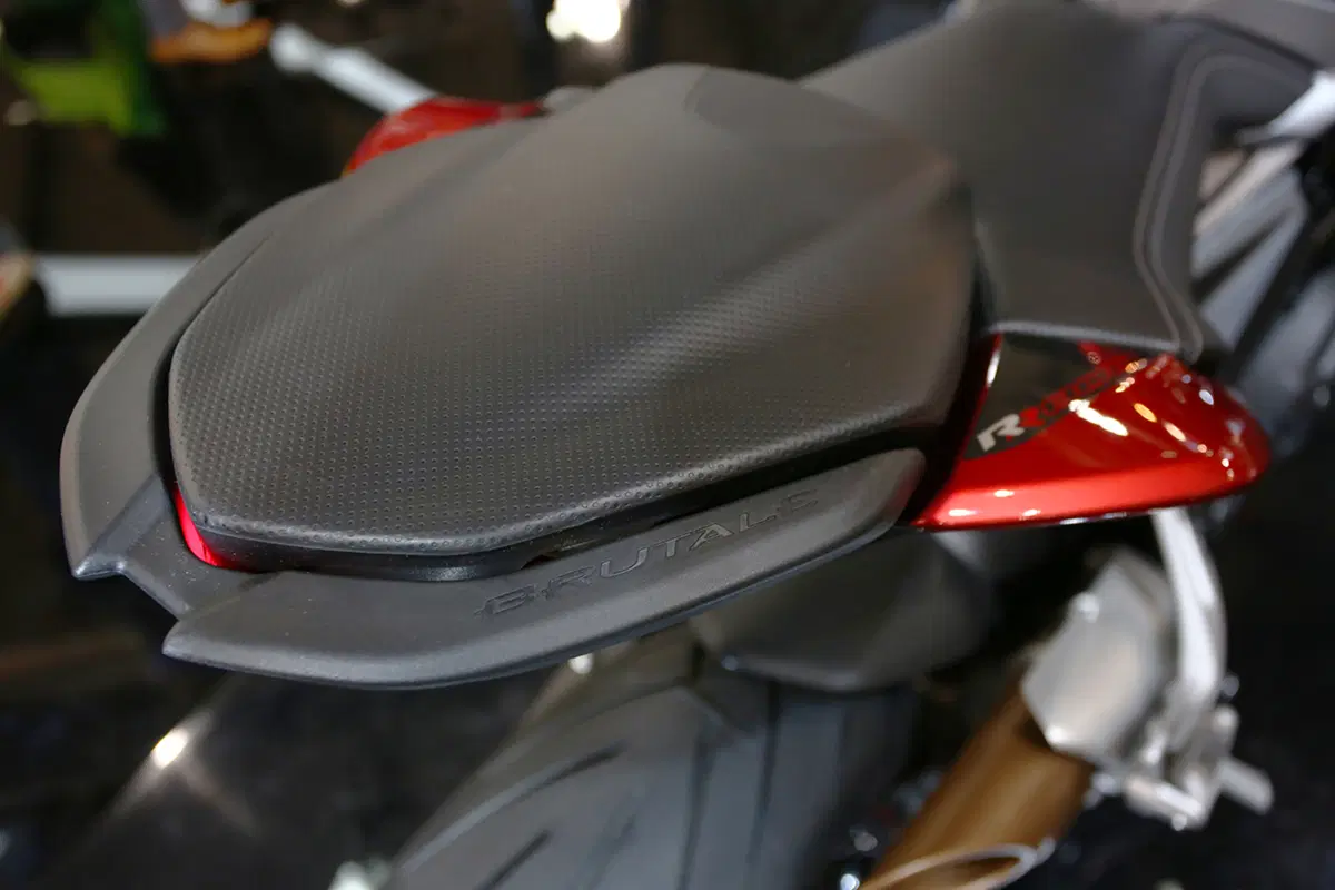 MV Agusta Brutale 800 RR ad EICMA 2016: foto, video e dati (16)