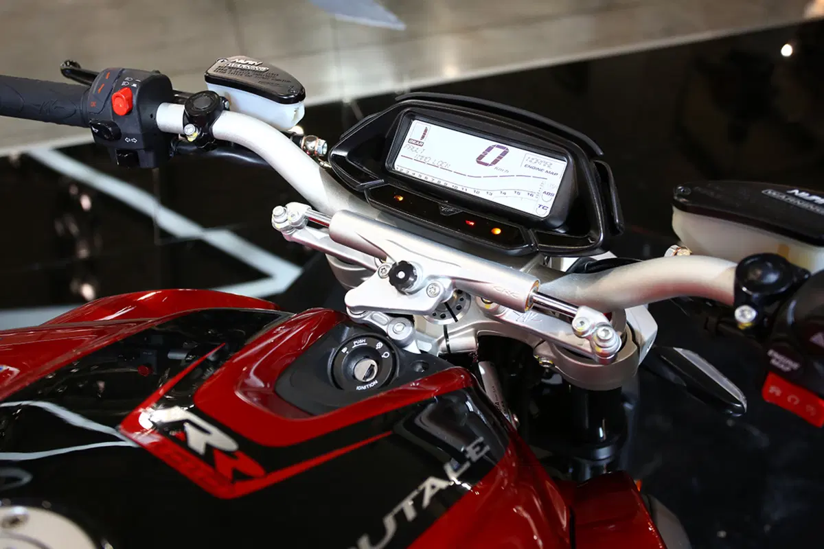MV Agusta Brutale 800 RR ad EICMA 2016: foto, video e dati (17)