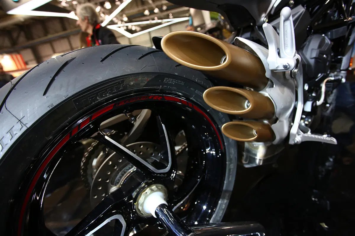 MV Agusta Brutale 800 RR ad EICMA 2016: foto, video e dati (12)