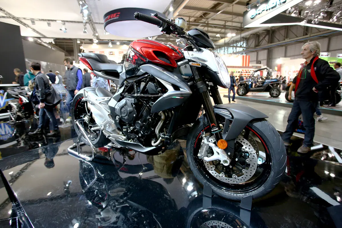MV Agusta Brutale 800 RR ad EICMA 2016: foto, video e dati (3)
