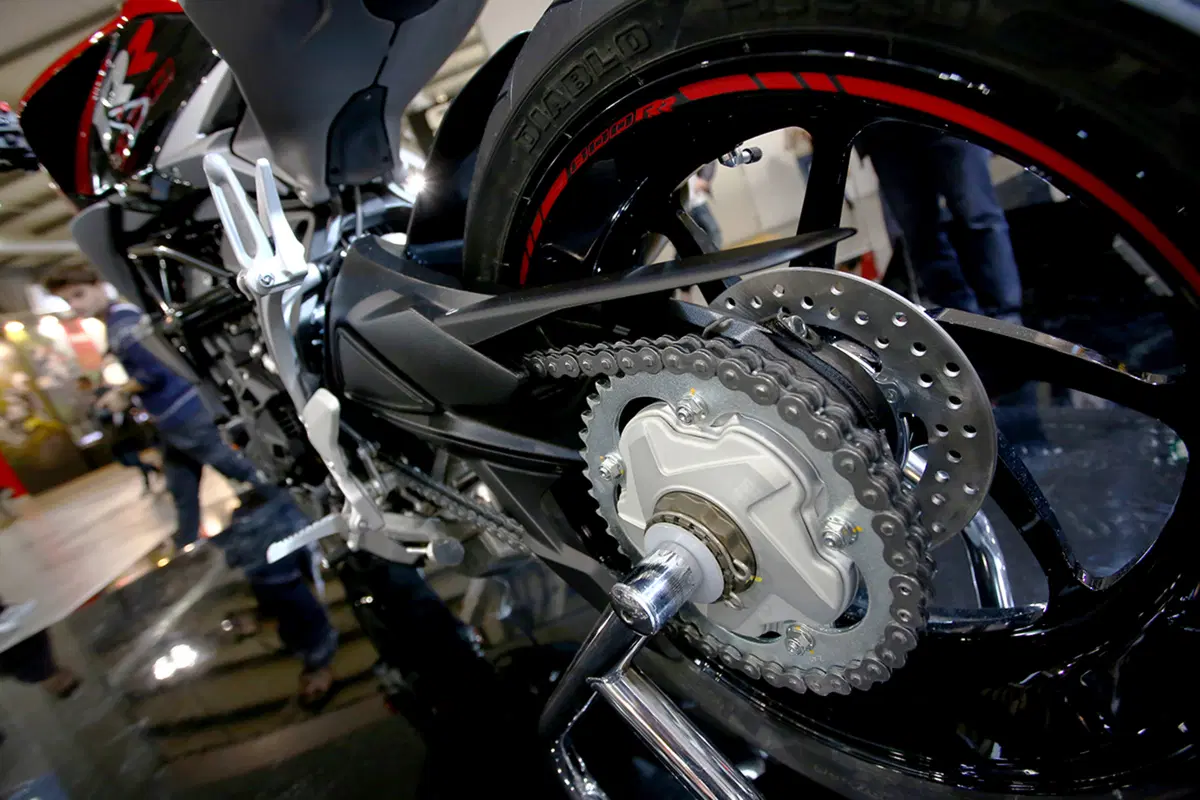MV Agusta Brutale 800 RR ad EICMA 2016: foto, video e dati (21)