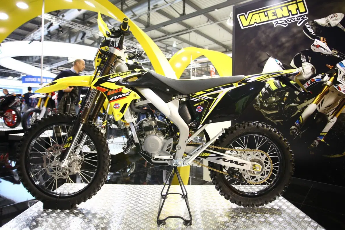 Valenti Racing RME50 e Suzuki RM-Z Special 2017 a Eicma (3)