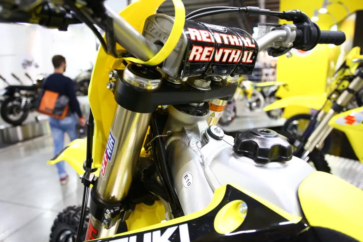 Valenti Racing RME50 e Suzuki RM-Z Special 2017 a Eicma (7)