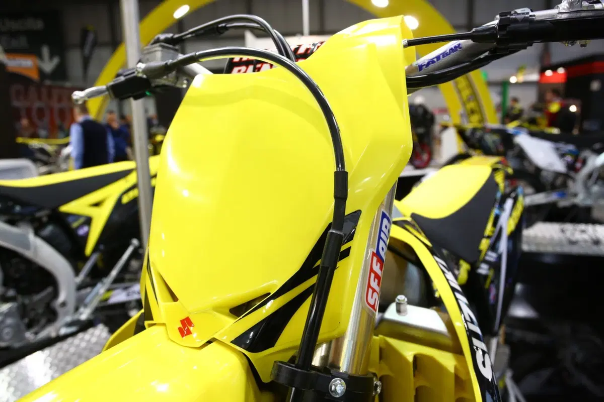 Valenti Racing RME50 e Suzuki RM-Z Special 2017 a Eicma (11)