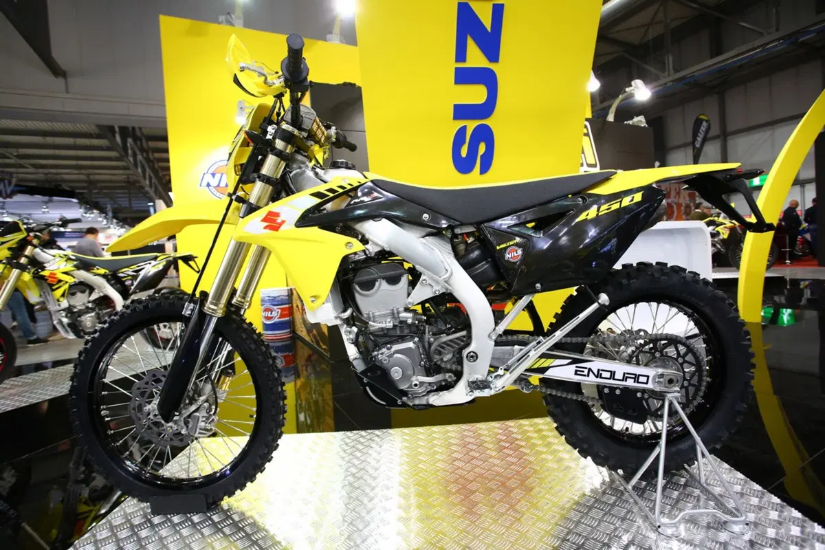Valenti Racing RME50 e Suzuki RM-Z Special 2017 a Eicma (21)