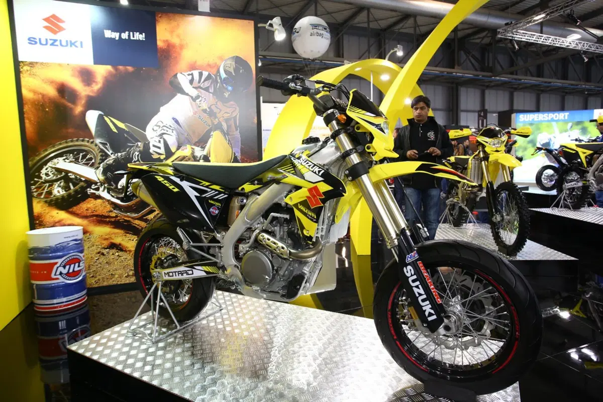 Valenti Racing RME50 e Suzuki RM-Z Special 2017 a Eicma (27)