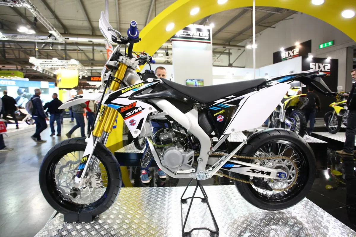 Valenti Racing RME50 e Suzuki RM-Z Special 2017 a Eicma (28)