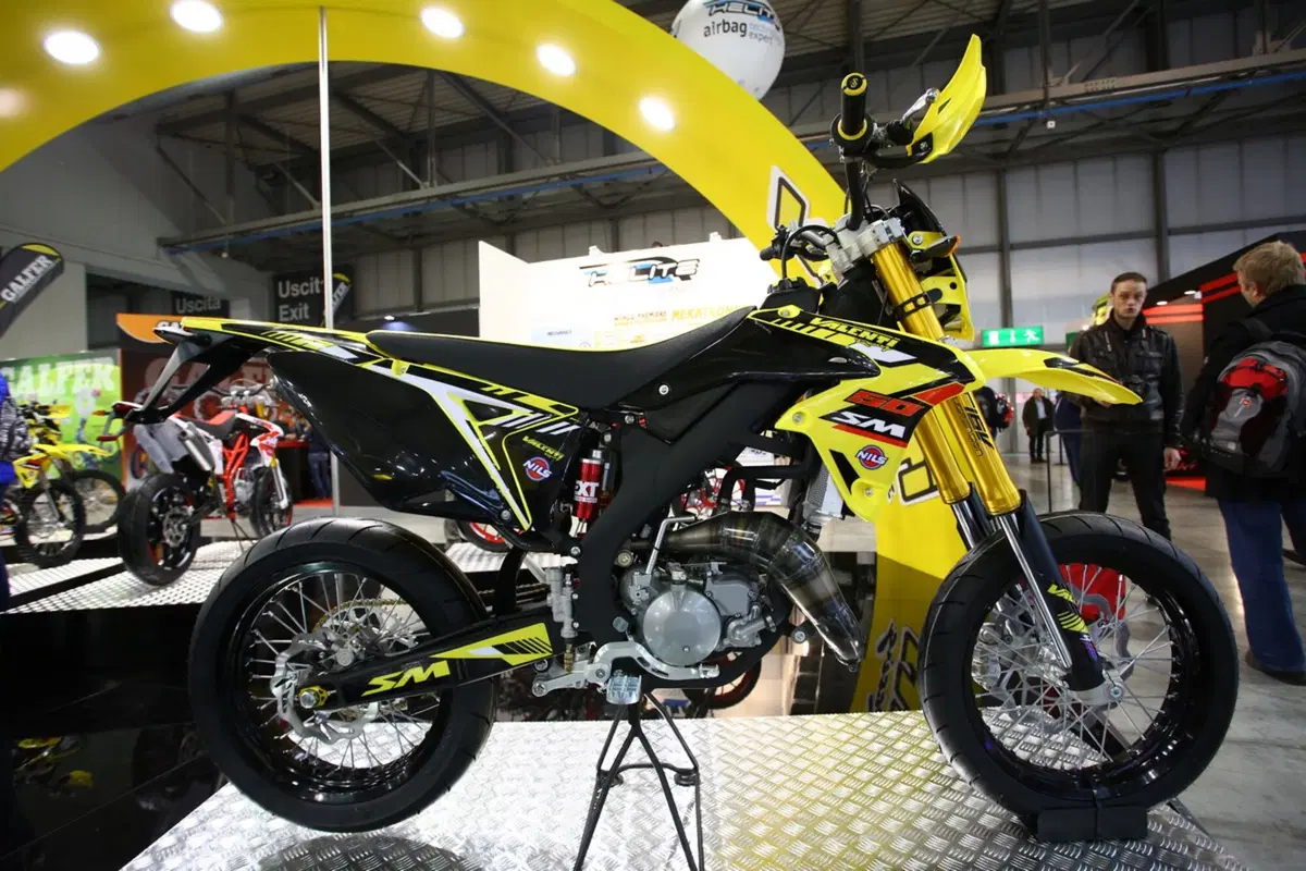 Valenti Racing RME50 e Suzuki RM-Z Special 2017 a Eicma (30)