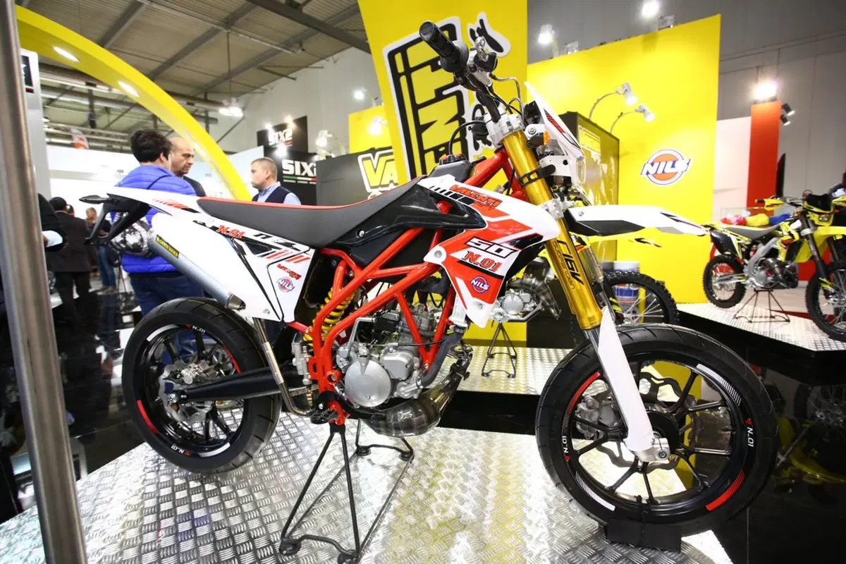 Valenti Racing RME50 e Suzuki RM-Z Special 2017 a Eicma (34)