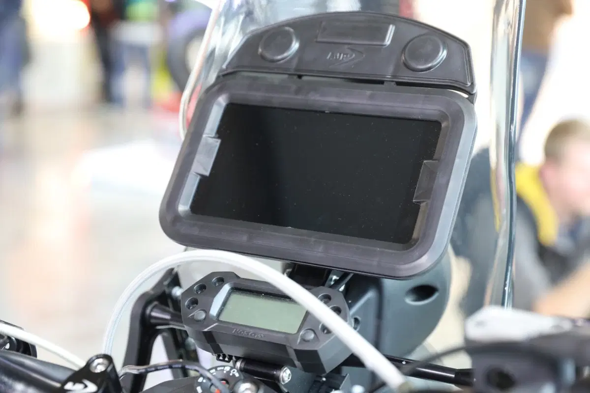AJP PR7 650 Adventure a Eicma 2016: foto e dati (5)