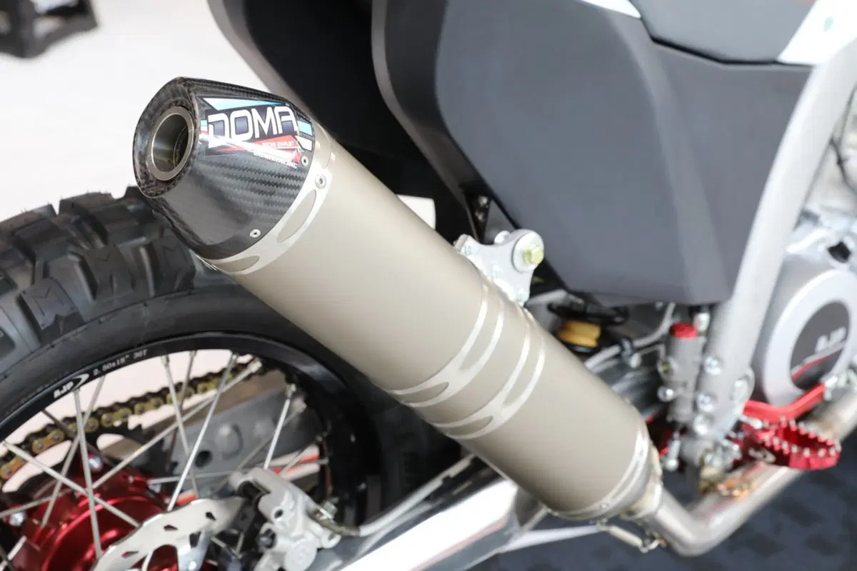 AJP PR7 650 Adventure a Eicma 2016: foto e dati (3)
