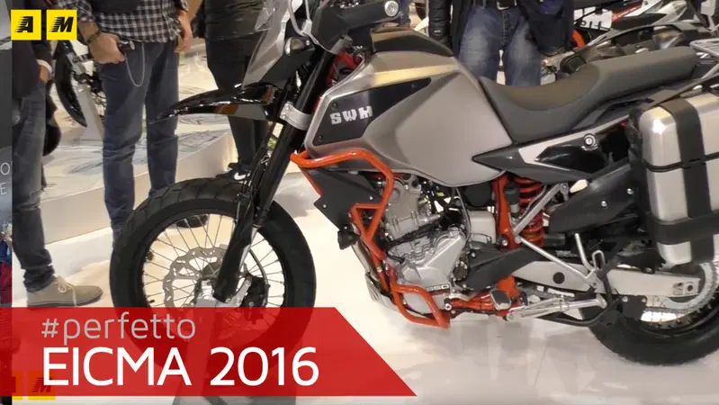 SWM SuperDual 650, SM125R, RS125R a Eicma 2016: video