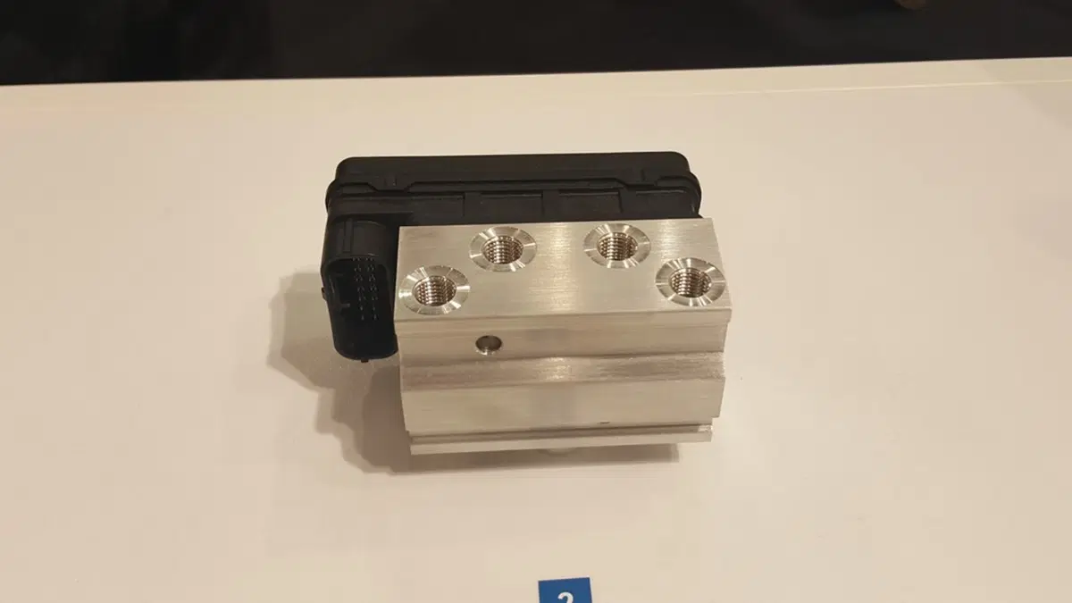 Bosch investe sulla sicurezza presentando nuovo ABS 10, SDCU e connettività (10)