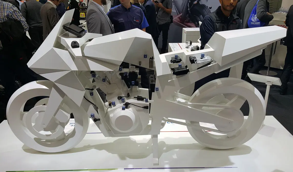 Bosch investe sulla sicurezza presentando nuovo ABS 10, SDCU e connettività (11)