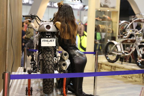 EICMA 2016: le ragazze più belle del Salone (9)